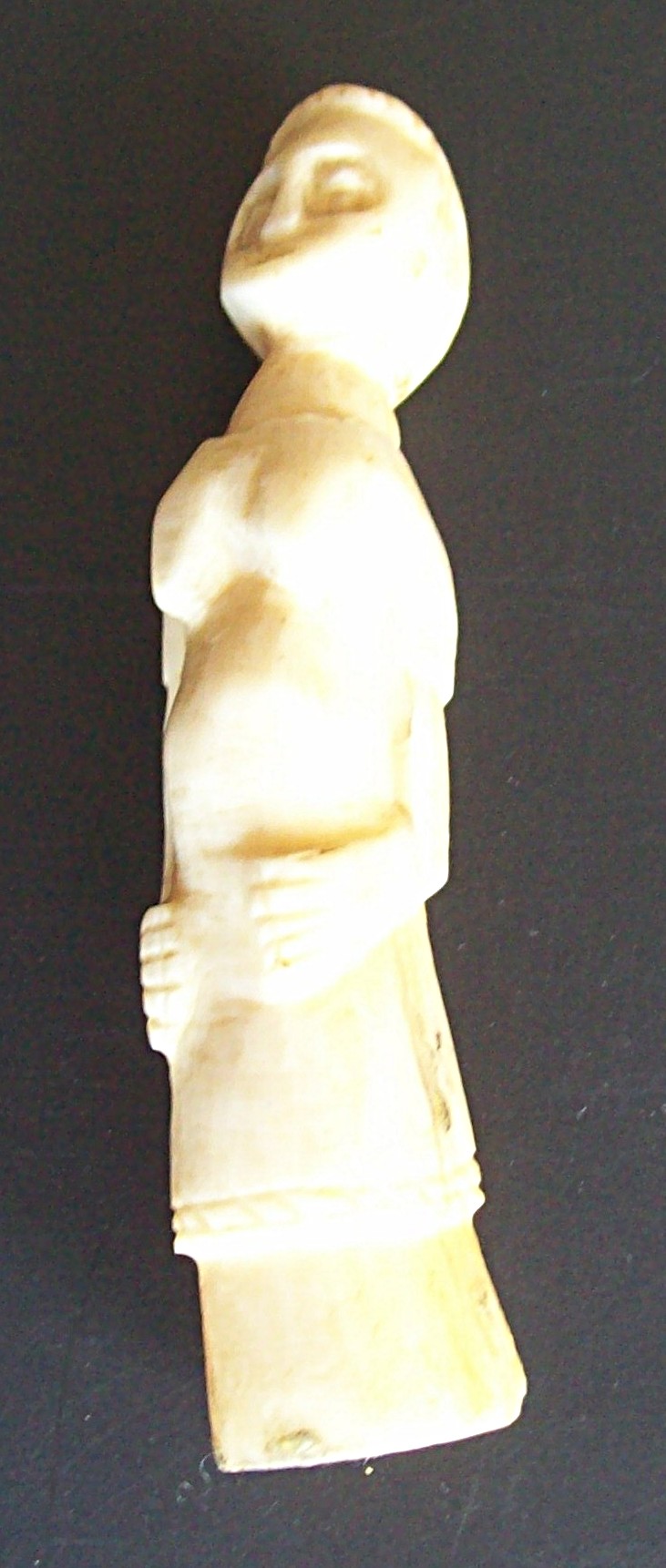 2013.04.02 - Statuette ivoire Hélène (2).JPG